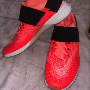 Orange/ Coral Nike Zooms NEVER WORN